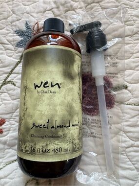 WEN by Chaz Dean Cleansing Conditioner with Green and Black Label